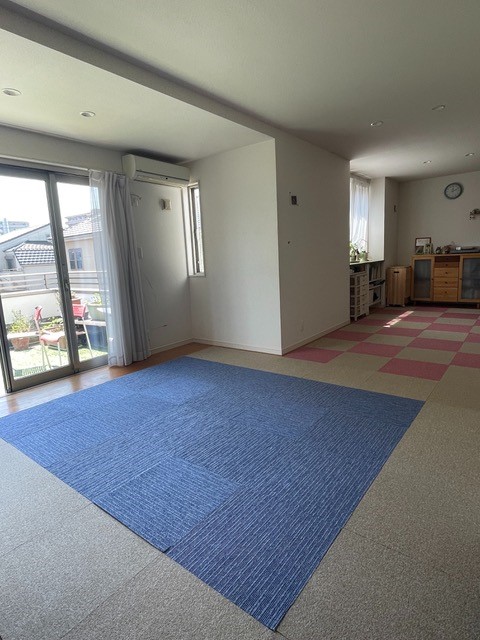 一時保育専門託児ルームコミナスキッズ
